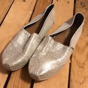 Silver glitter toms